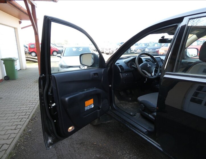 Mitsubishi L200 Pick-up 2,5 l 100 kw