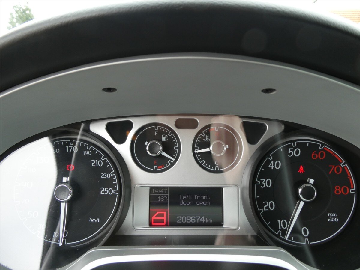 Lancia Delta Hatchback 1,4 l 88 kw