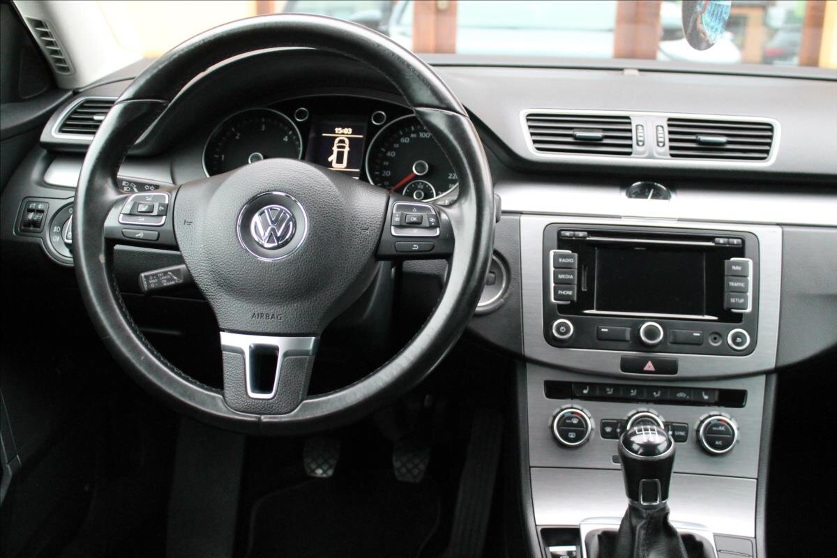Volkswagen Passat Kombi 1,6 l 77 kw