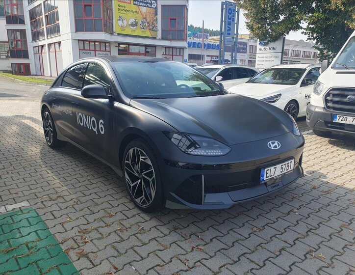Hyundai Ioniq 6 6