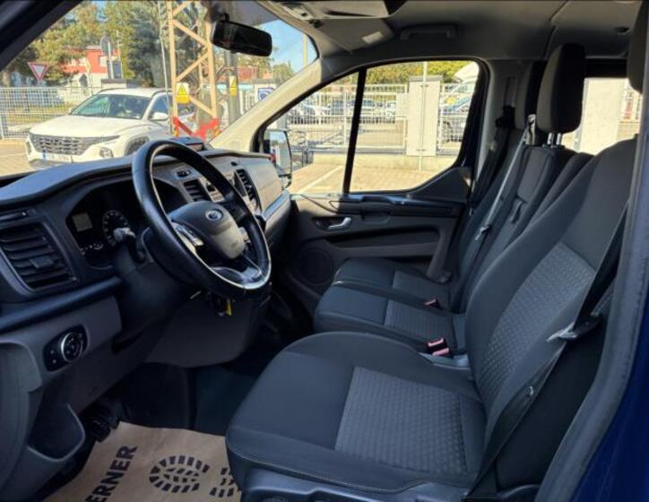 Ford Transit Custom 11