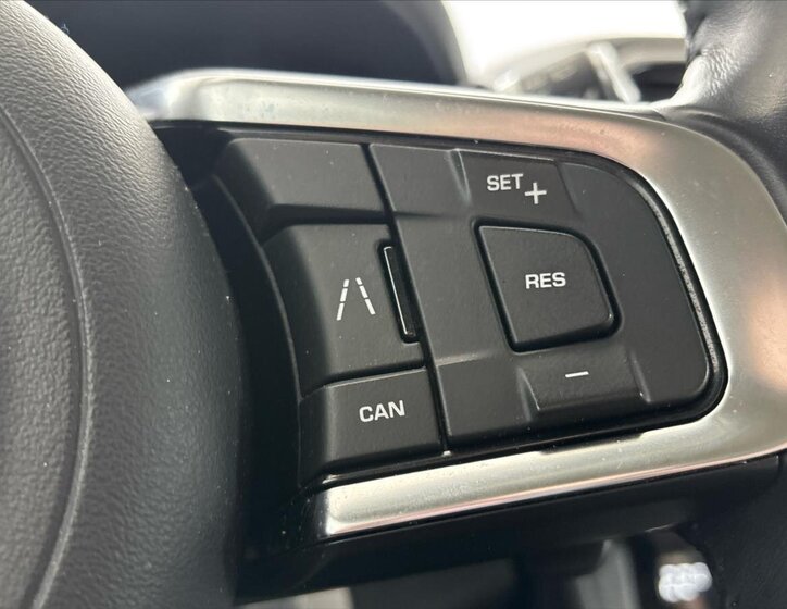 Jaguar F-Pace SUV / Terénní 2,0 l 132 kw