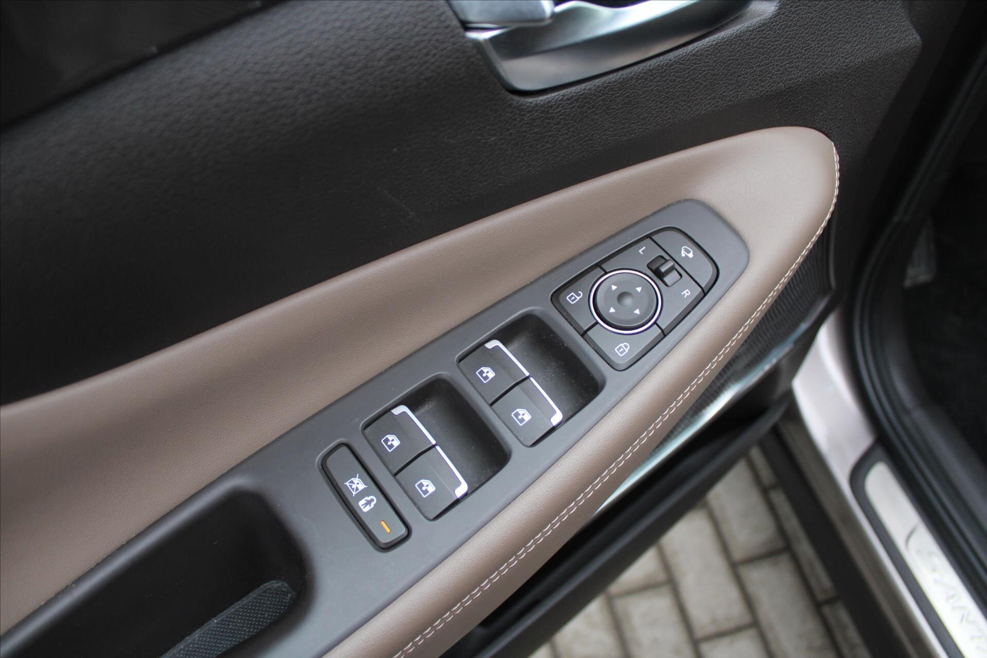 Hyundai Santa Fe SUV 2,2 l 147 kw