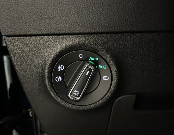 Škoda Karoq SUV 1,5 l 110 kw