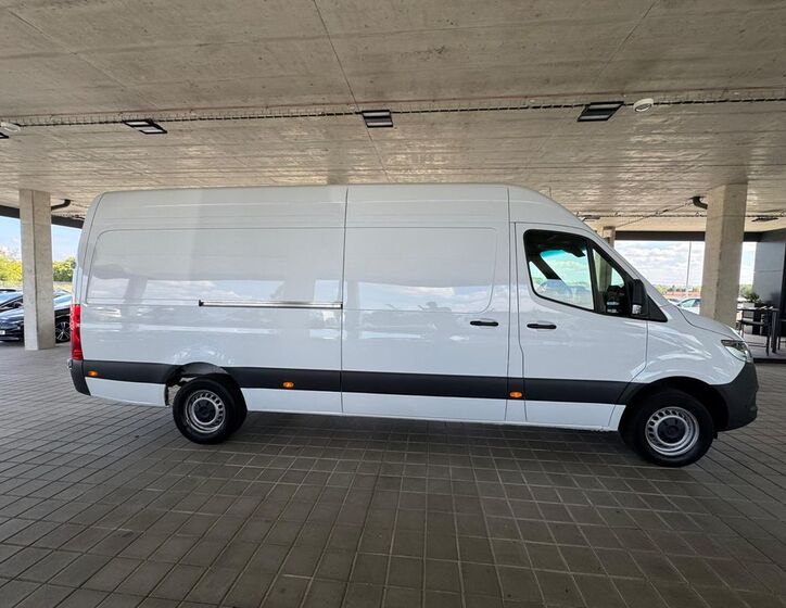 Mercedes-Benz Sprinter 4
