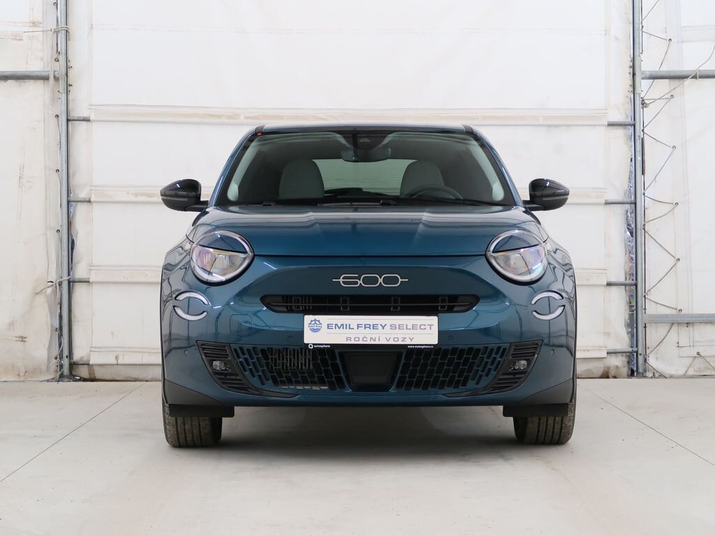 Fiat 600 Hatchback 1,2 l 100 kw