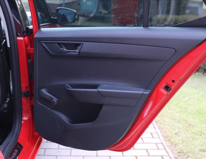 Škoda Fabia Hatchback 999,0 70 kw