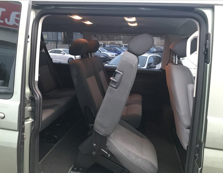 Volkswagen Caravelle 8