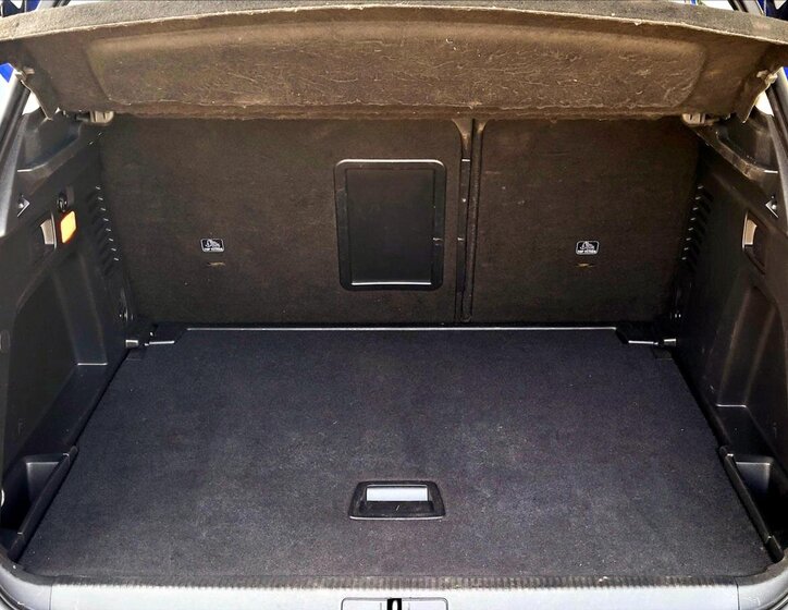 Peugeot 3008 SUV / Terénní 1,5 l 96 kw