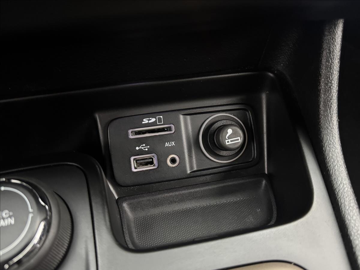 Jeep Cherokee SUV 2,0 l 103 kw