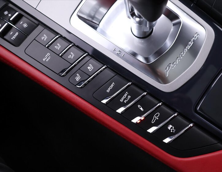 Porsche Panamera Hatchback 3,0 l 221 kw