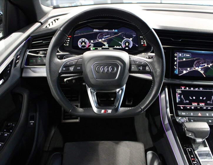 Audi Q8 SUV 3,0 l 210 kw