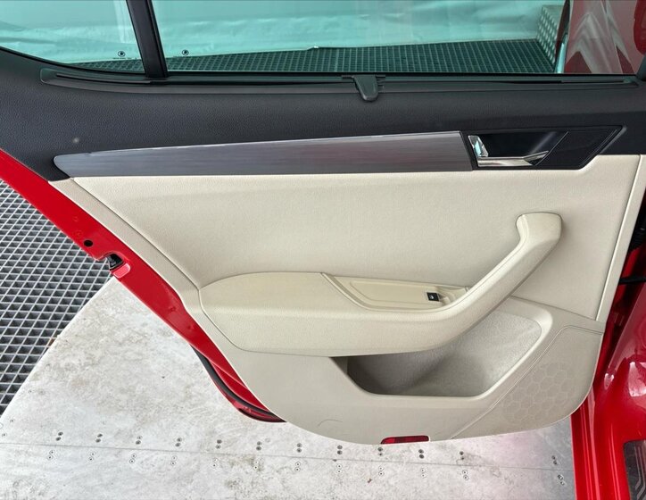 Škoda Superb Liftback 1,4 l 110 kw