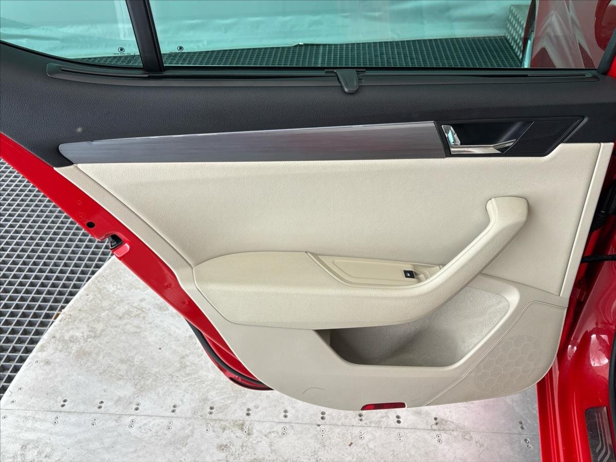 Škoda Superb Liftback 1,4 l 110 kw