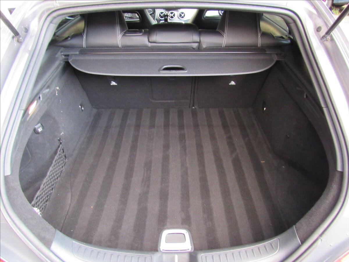 Mercedes-Benz CLA Kombi 2,1 l 100 kw