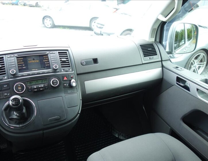 Volkswagen Multivan Kombi 2,5 l 128 kw