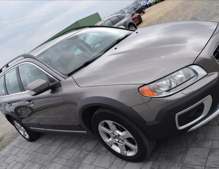 Volvo XC70 Kombi 2,4 l 120 kw