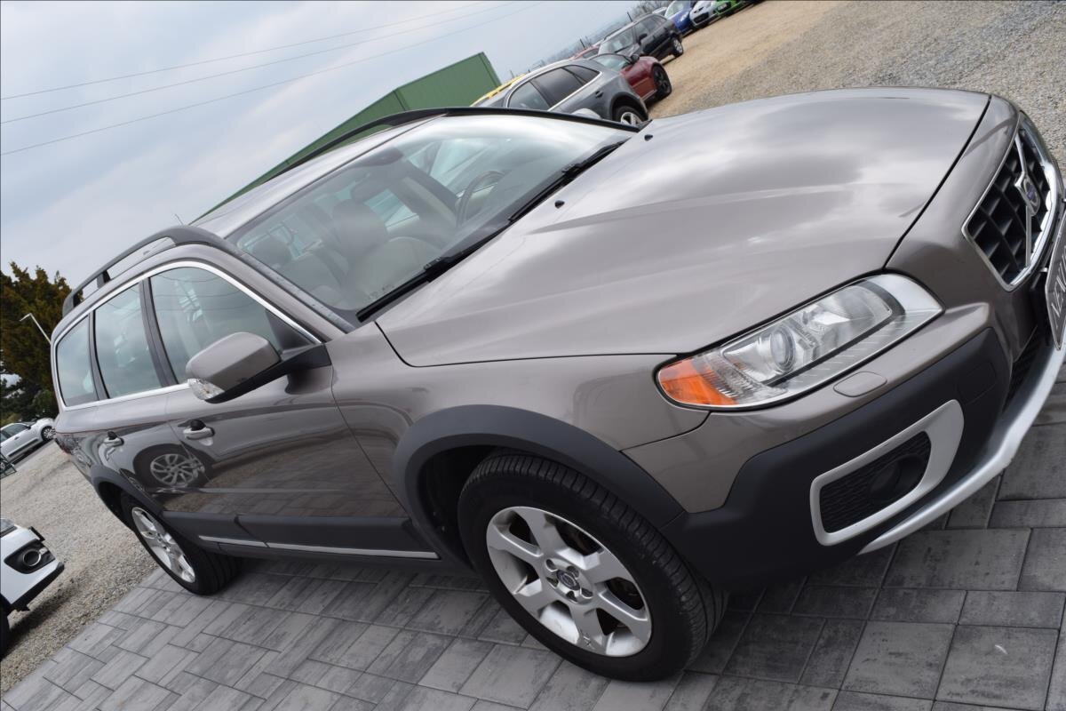 Volvo XC70 Kombi 2,4 l 120 kw