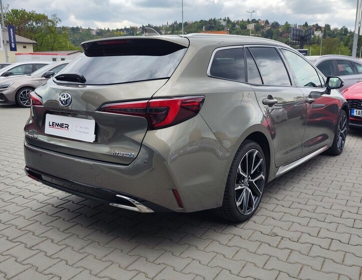 Toyota Corolla Kombi 2,0 l 144 kw