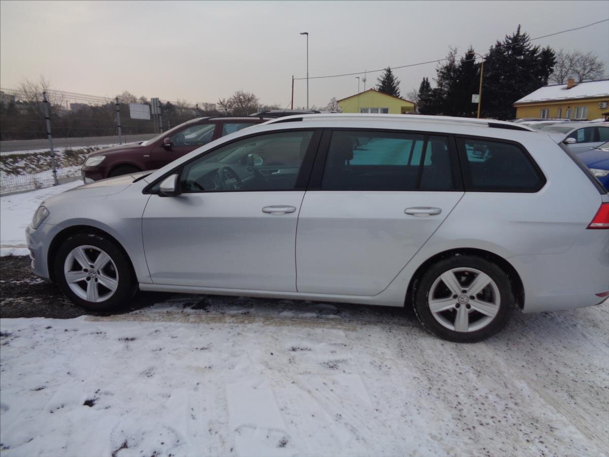 Volkswagen Golf Kombi 1,6 l 77 kw