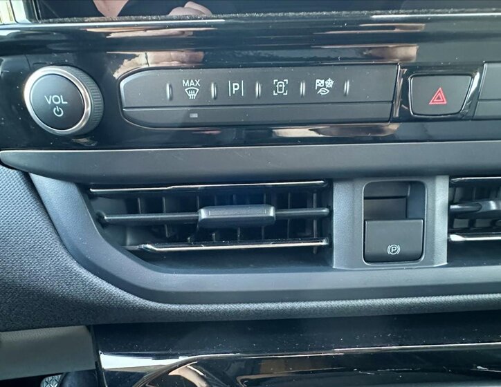 Ford Tourneo Custom 43