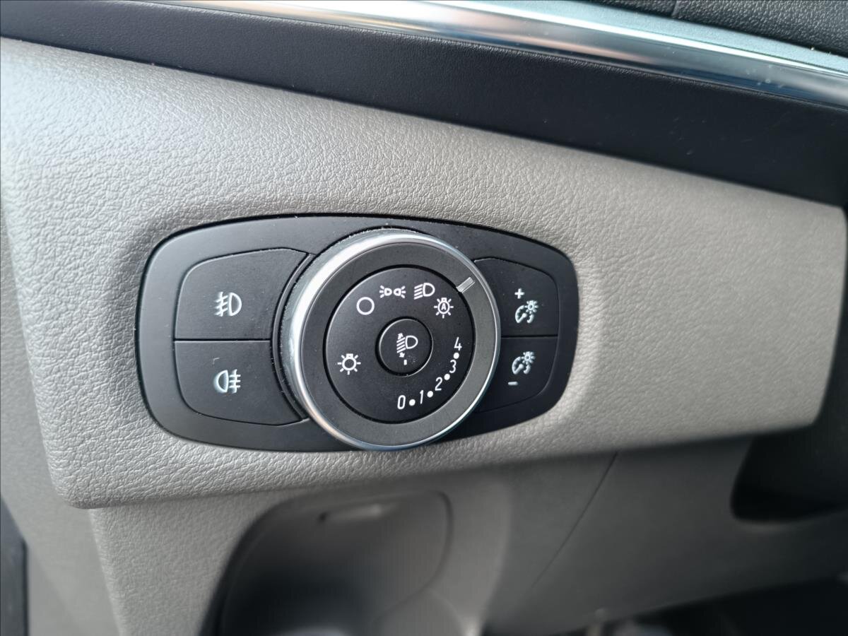 Ford Tourneo Custom MPV 2,0 l 125 kw