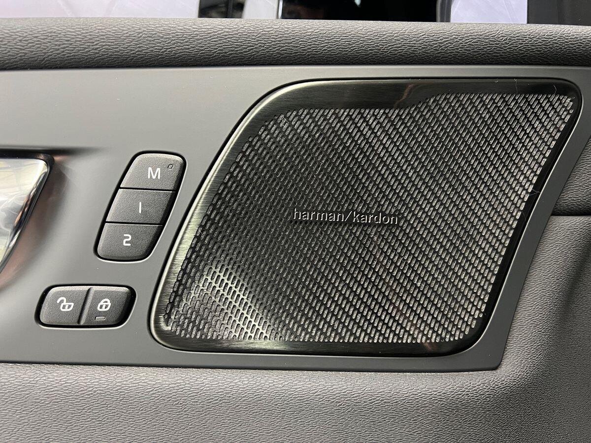 Volvo XC60 SUV / Terénní 2,0 l 288 kw