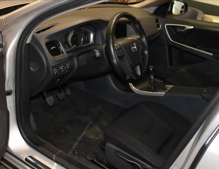 Volvo V60 9