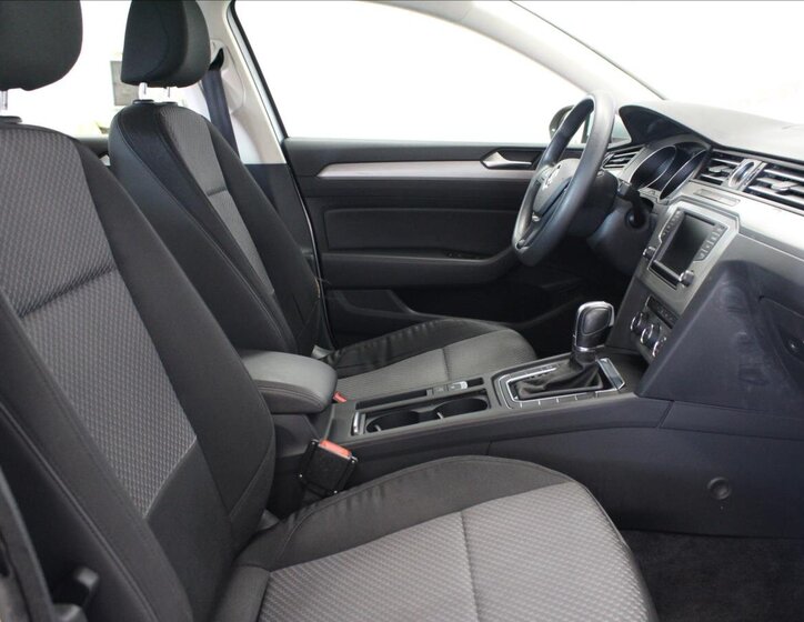 Volkswagen Passat Kombi 2,0 l 110 kw