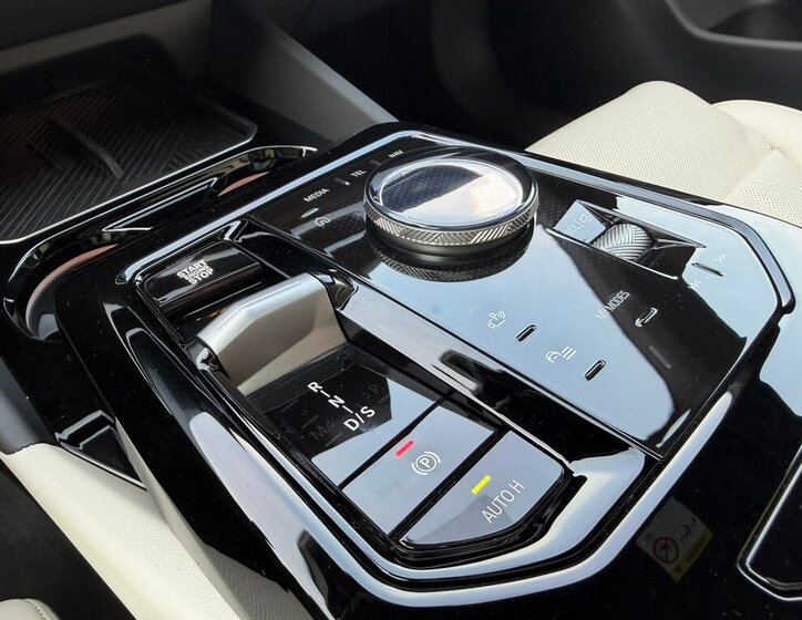 BMW Řada 5 Kombi 3,0 l 210 kw