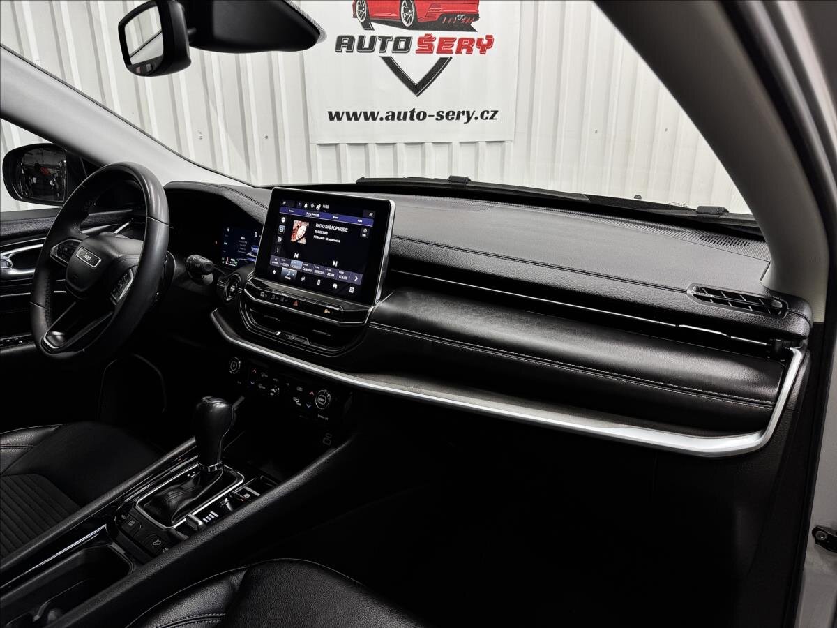 Jeep Compass SUV / Terénní 1,3 l 140 kw