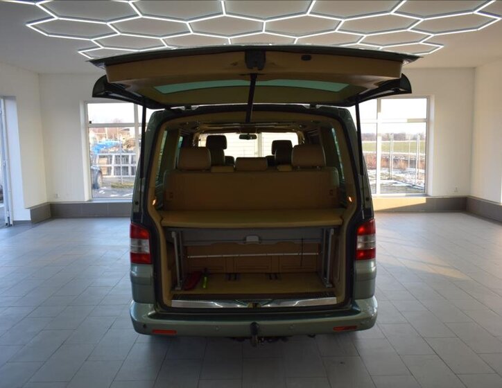 Volkswagen Multivan VAN-Minibus 2,5 l 128 kw