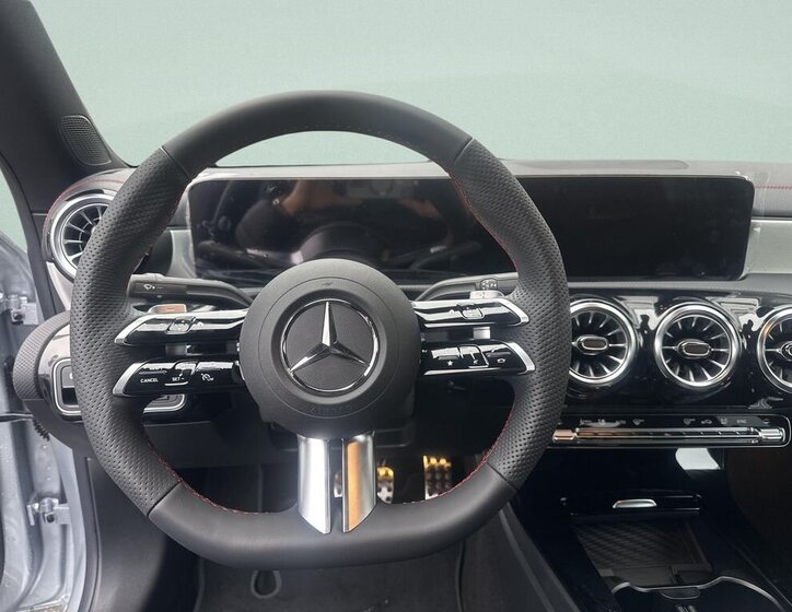 Mercedes-Benz CLA Sedan / Limuzína 1,5 l 120 kw