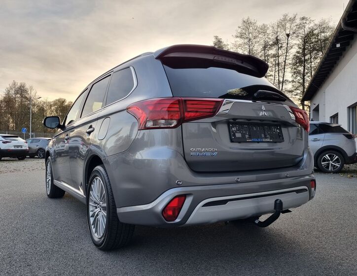 Mitsubishi Outlander 3