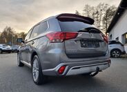 Mitsubishi Outlander 3