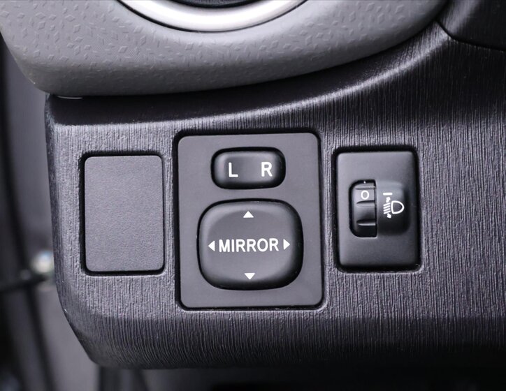 Toyota Yaris Hatchback 998,0 51 kw