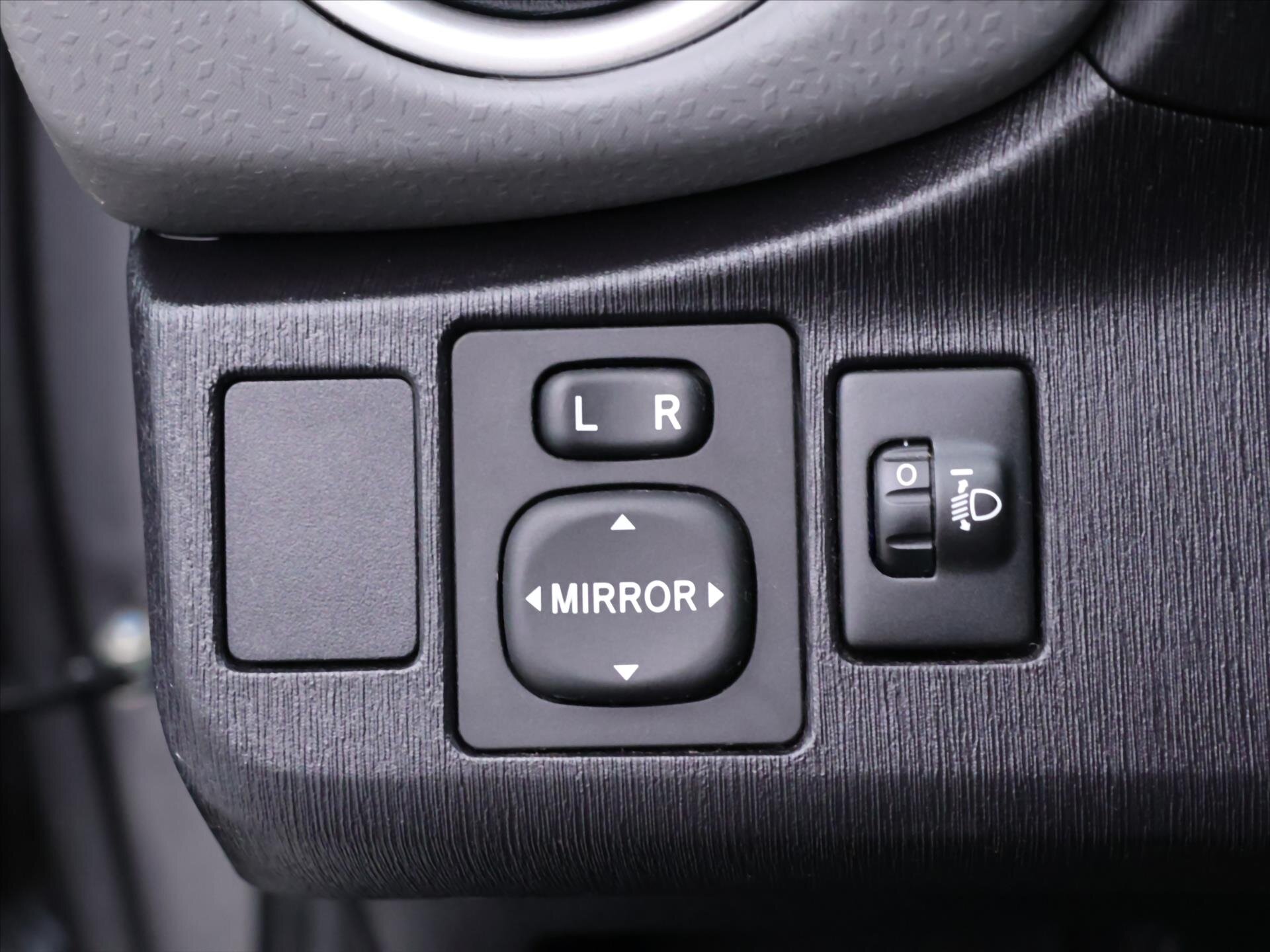 Toyota Yaris Hatchback 998,0 51 kw