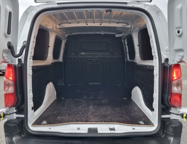 Opel Combo Skříň 1,5 l 96 kw