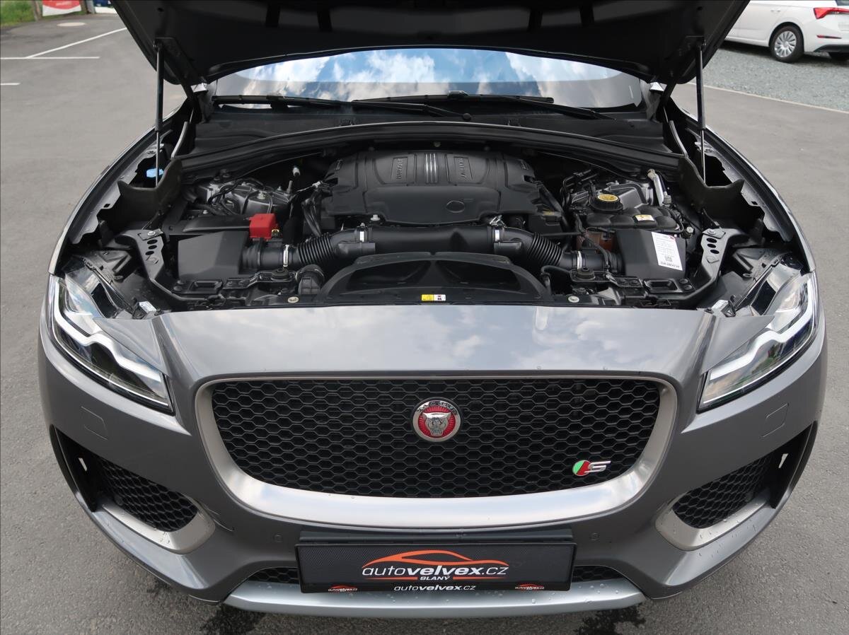 Jaguar F-Pace SUV / Terénní 3,0 l 280 kw