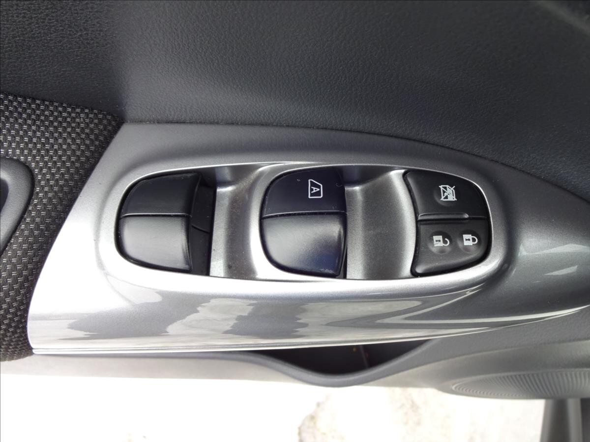 Nissan Juke Hatchback 1,6 l 86 kw