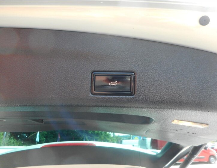 Volkswagen Sharan MPV 2,0 l 103 kw