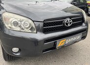 Toyota RAV4 SUV / Terénní 2,2 l 100 kw