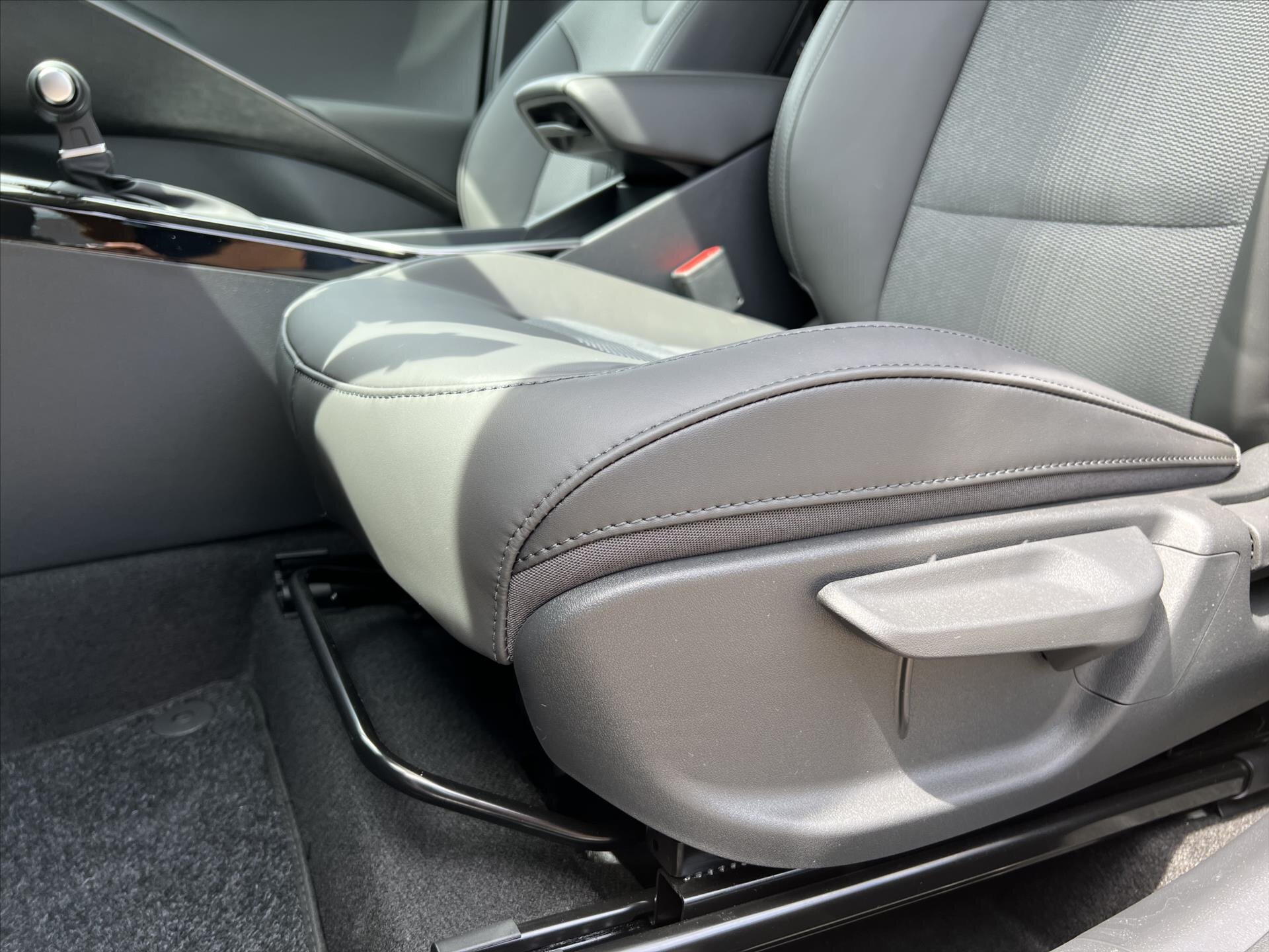 KIA Niro CUV / Crossover 1,6 l 95 kw