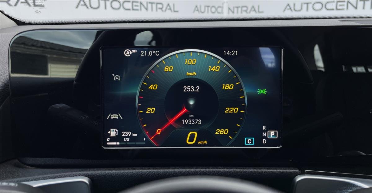 Mercedes-Benz GLB Kombi 2,0 l 85 kw