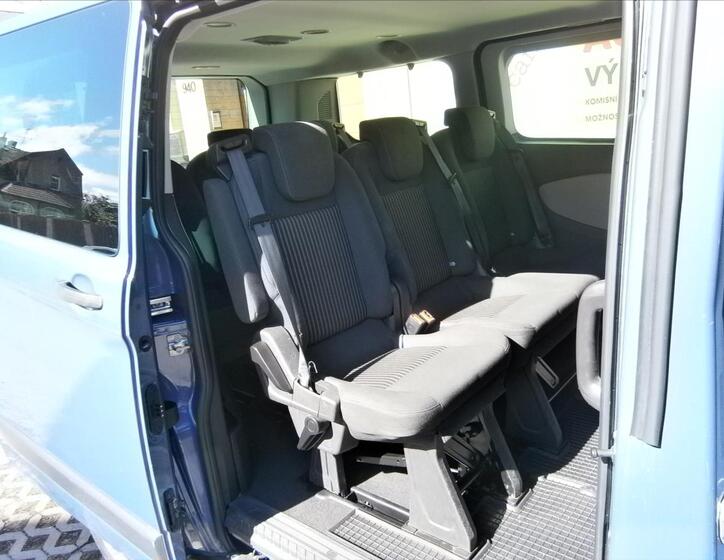 Ford Tourneo Custom 9