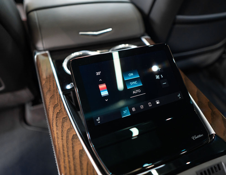 Cadillac Escalade 44