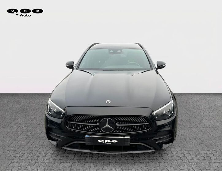 Mercedes-Benz Třídy E 8