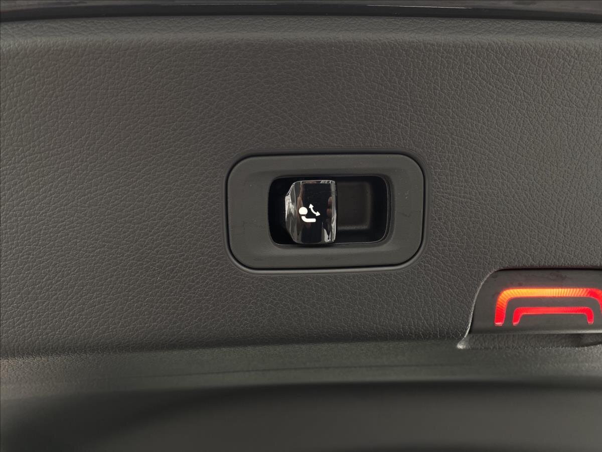 Mercedes-Benz GLC SUV / Terénní 2,0 l 145 kw