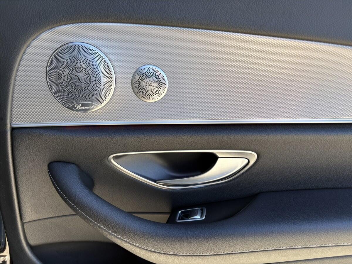 Mercedes-Benz Třídy E Sedan / Limuzína 3,0 l 190 kw