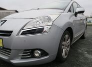 Peugeot 5008 MPV 2,0 l 120 kw